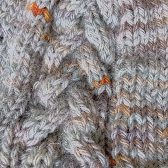 Handmade 🇨🇦 NWOT Hand Knit Alpaca Cable Toque - Picture 3 of 4